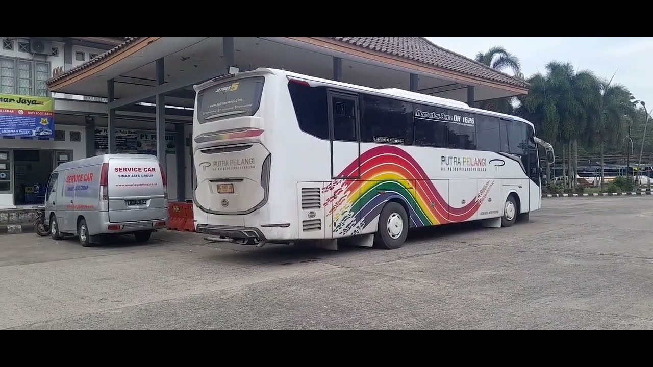 #TAMPAK BERSINAR 2 LEGEND😎PUTRA PELANGI JETBUS5 ALS NO 33 ADHI PRIMA JETBUS3 LAGI MASUK TERMINAL 