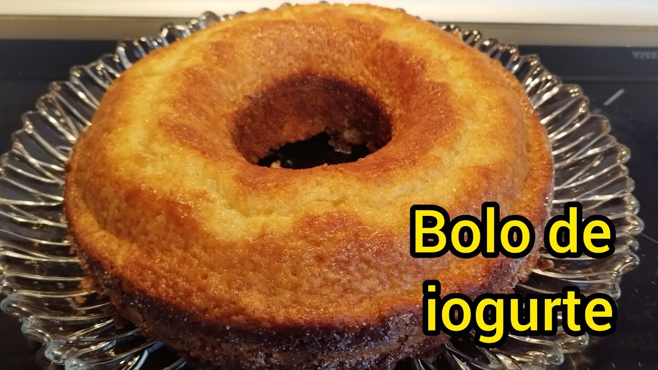 Esse Bolo de Iogurte derrete na boca! Receita perfeita. #bolo #bolodeiogurte 