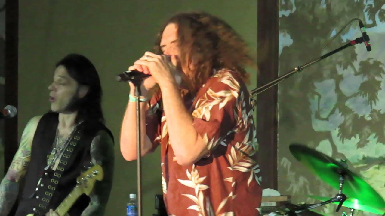 Weird Al Yankovic - The Night Santa Went Crazy - Maui 12-31-2013