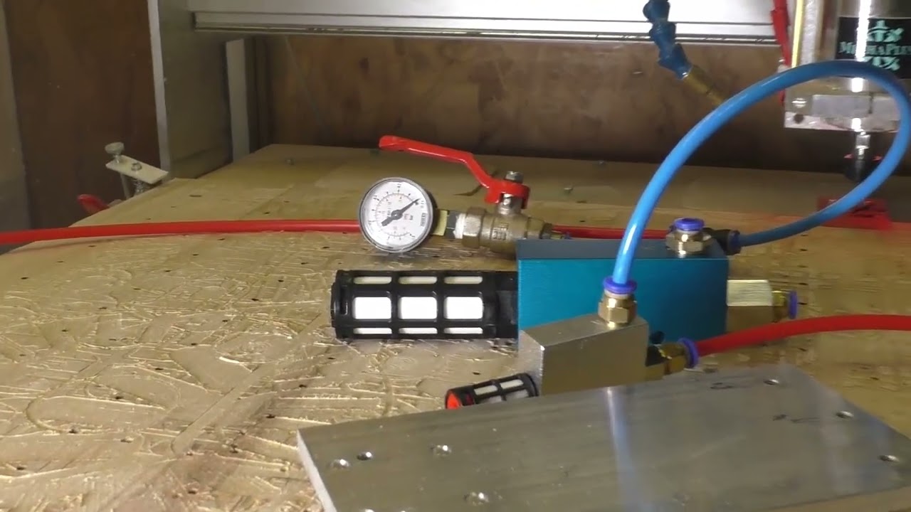 Anschluss von Vakuumpad am Vakuumerzeuger