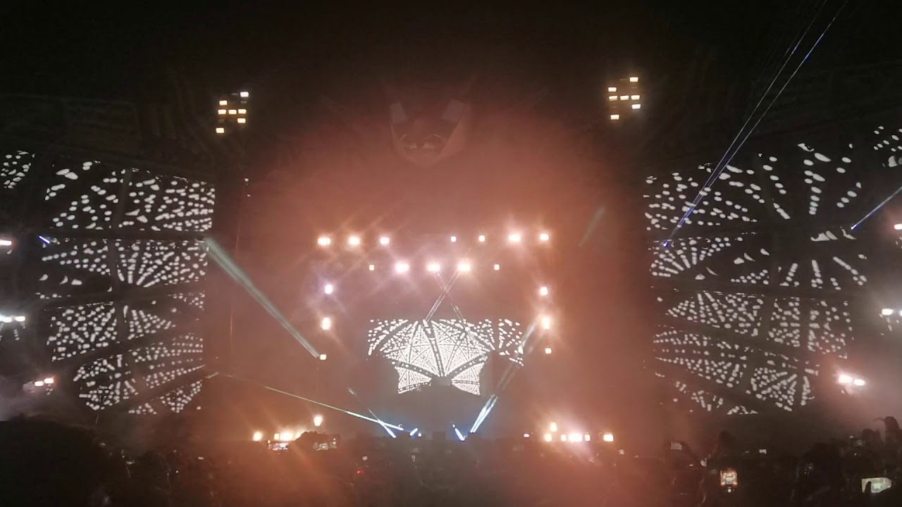 DWP 2019 DAY 3 _ CALVIN HARRIS DJ SET