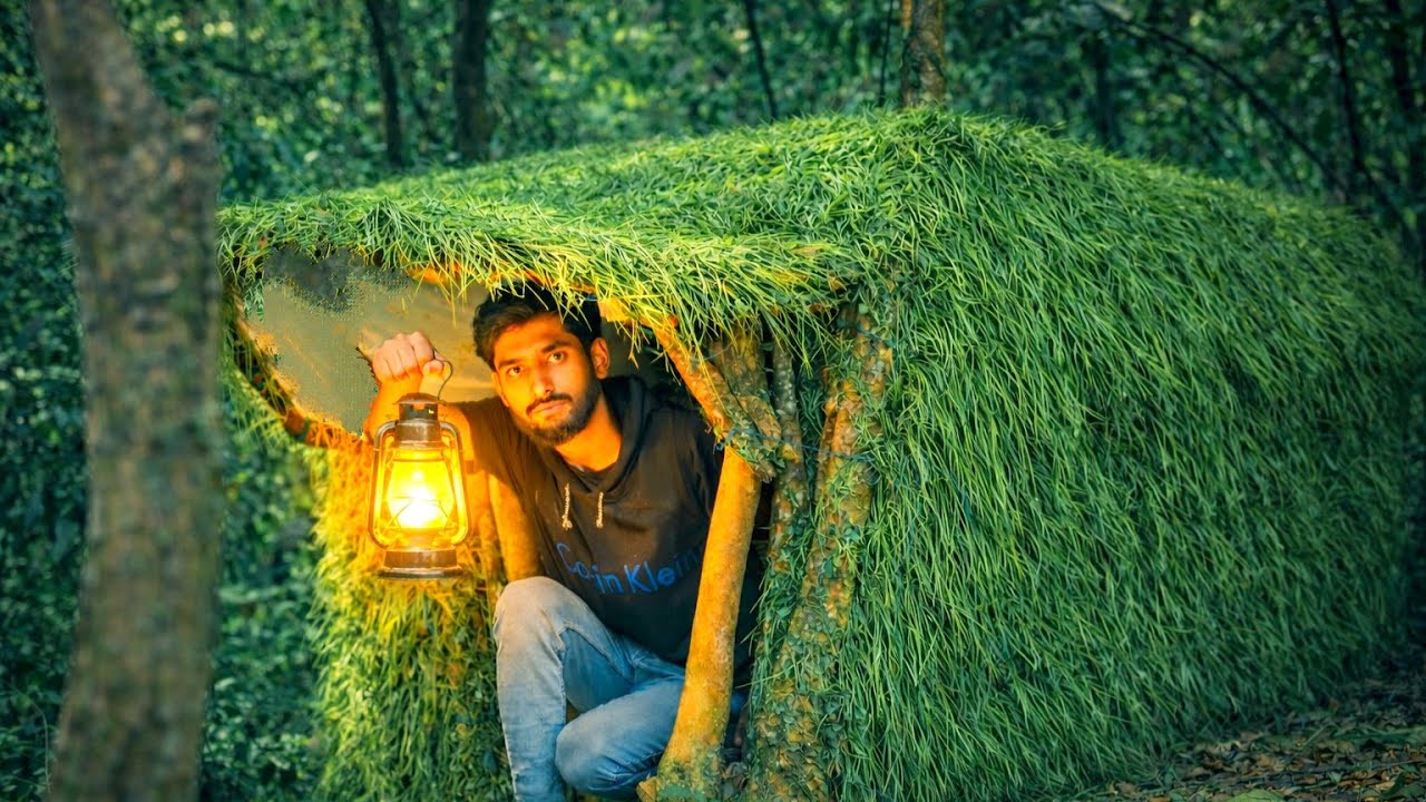 One Night Alone in My Survival Shelter 🍃