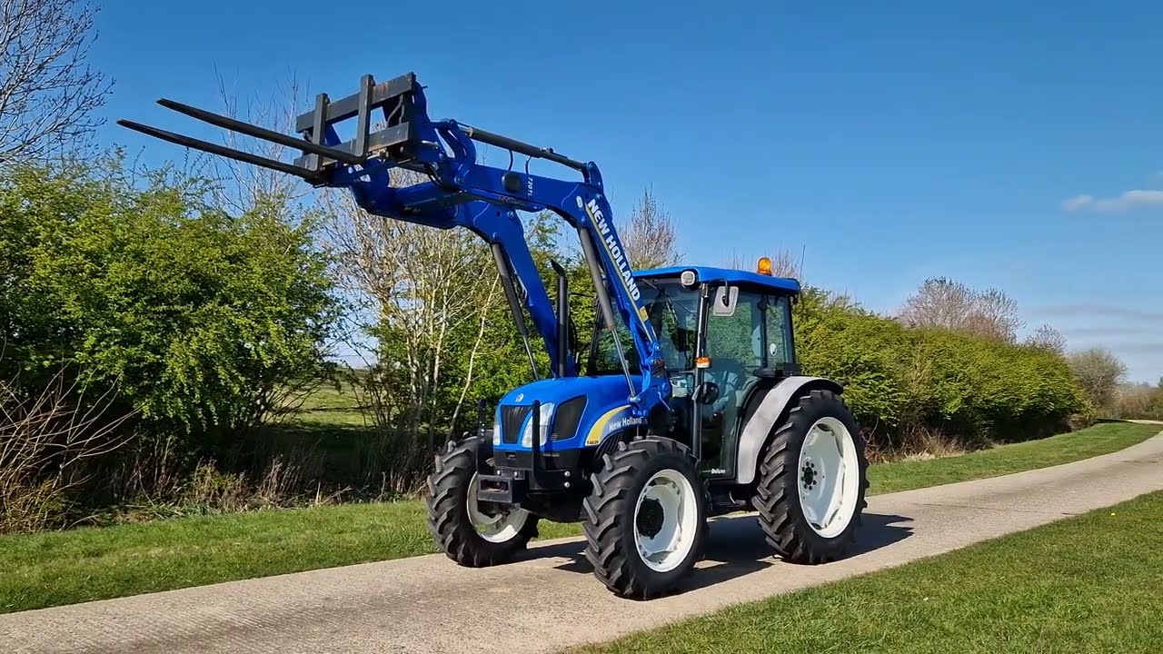 2009 New Holland T4020 with loader and low hours! 24198