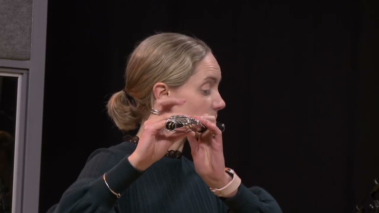Sally Wave - Scattered autumn leaves are dancing around op.16, performed by Tailleferre Ensemble