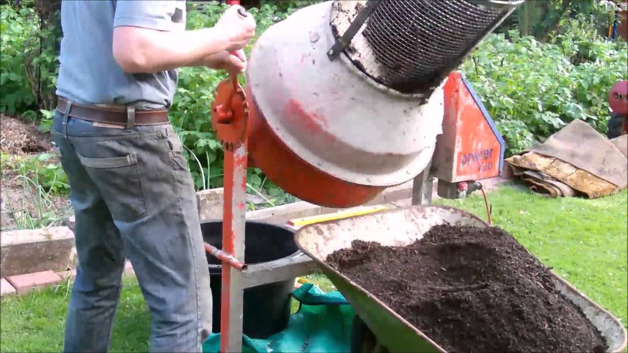 Selbstgebaute Kompostsiebtrommel