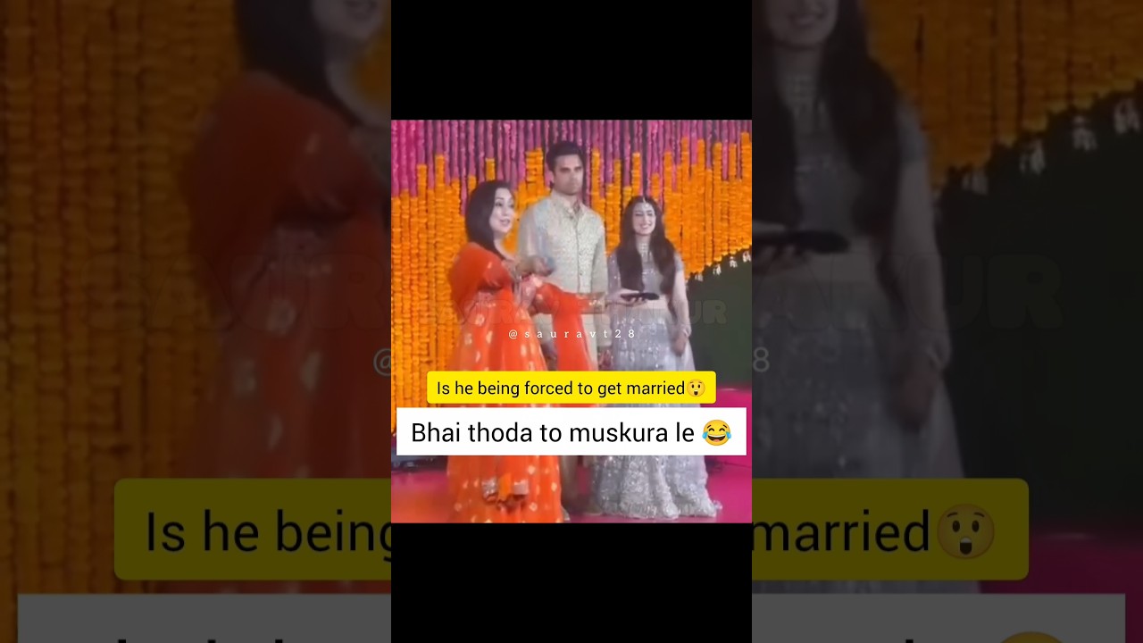 He looks so embarrassed and uncomfortable😑|| #sachintendulkar #saratendulkar #trending #wedding