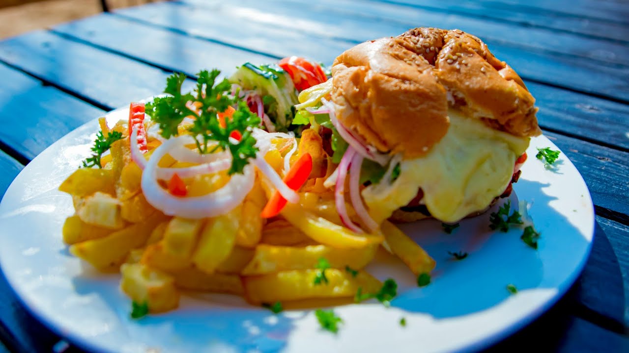 HOW TO COOK CHICKEN BURGER AT HOME LIKE IN A HOTEL