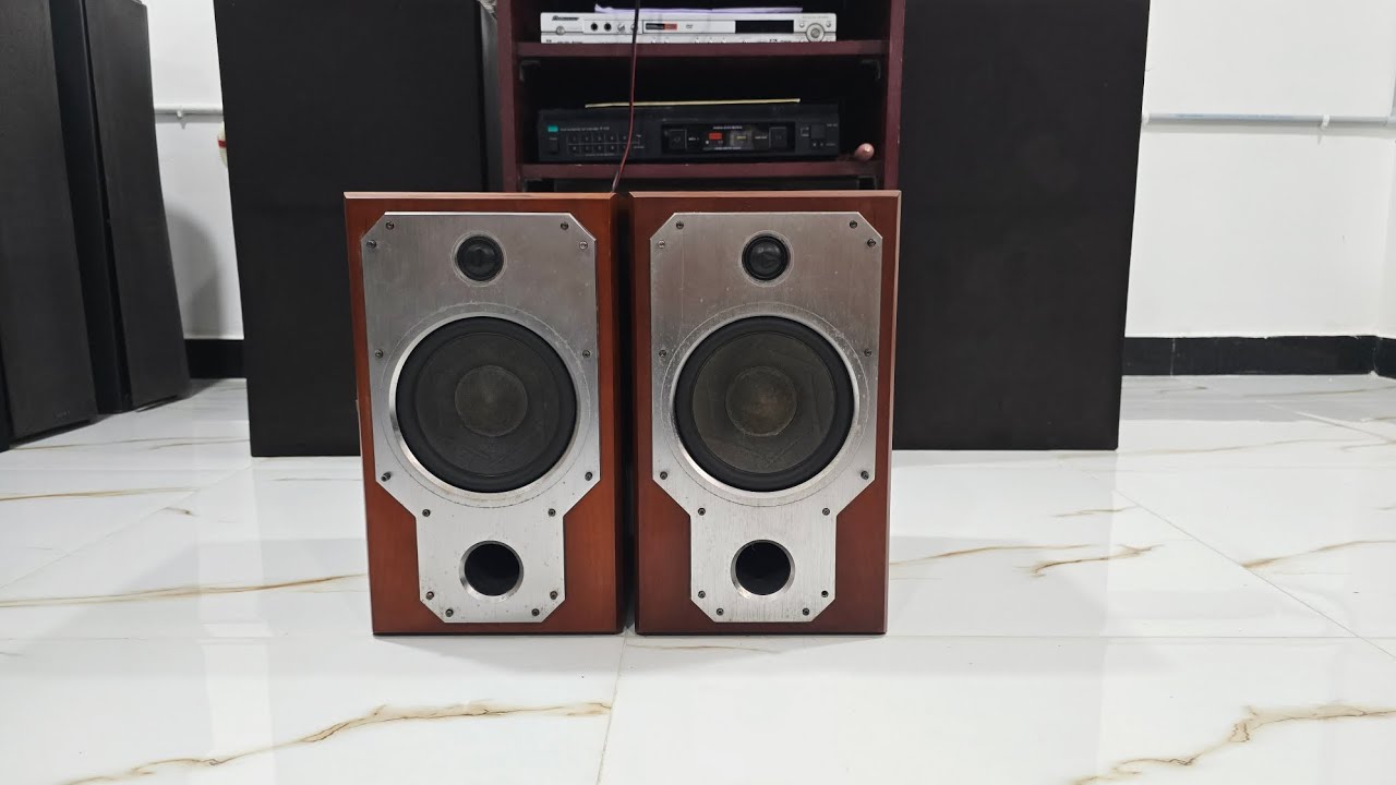 CONSONANCE Bookself Speaker ERIC-1/For Sale/Infinity Audio/Contact 94433 70602 