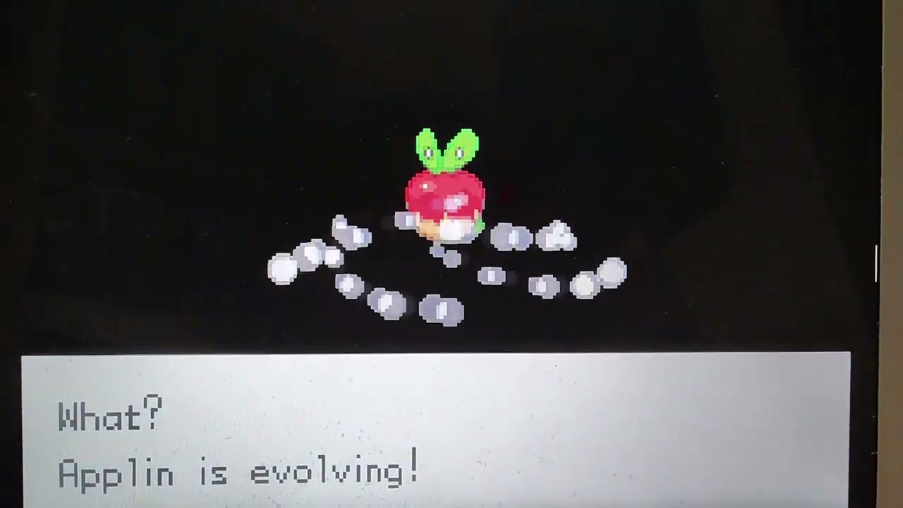 Pokemon Sword and Shield Ultimate Plus: Applin Evolves into Dipplin