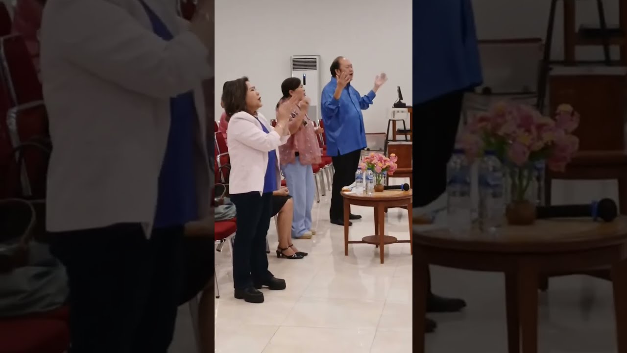ibadah raya keluarga Allah Manado