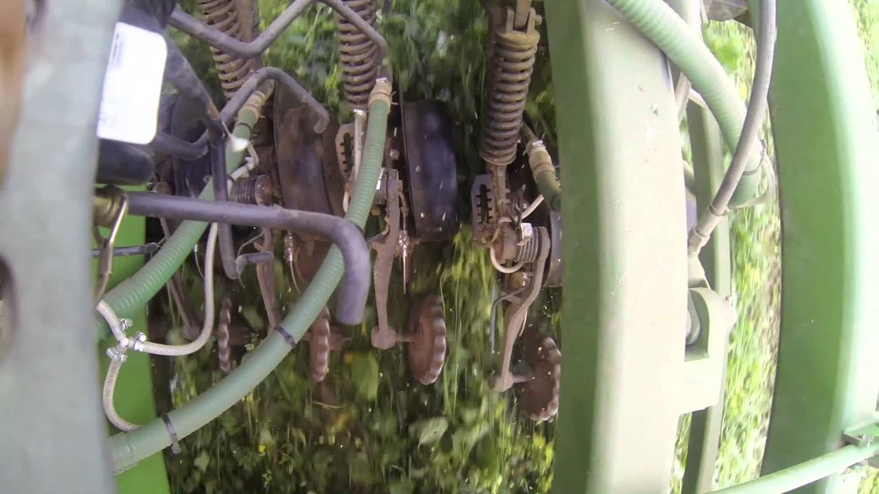750a Drilling into green cover crop