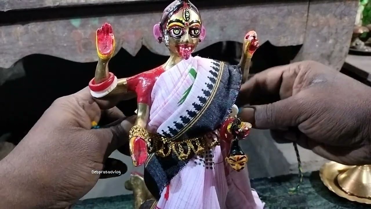 মা কালীকে আজ কী শাড়ি পড়ালাম  || @DEBPRASADVLOG 