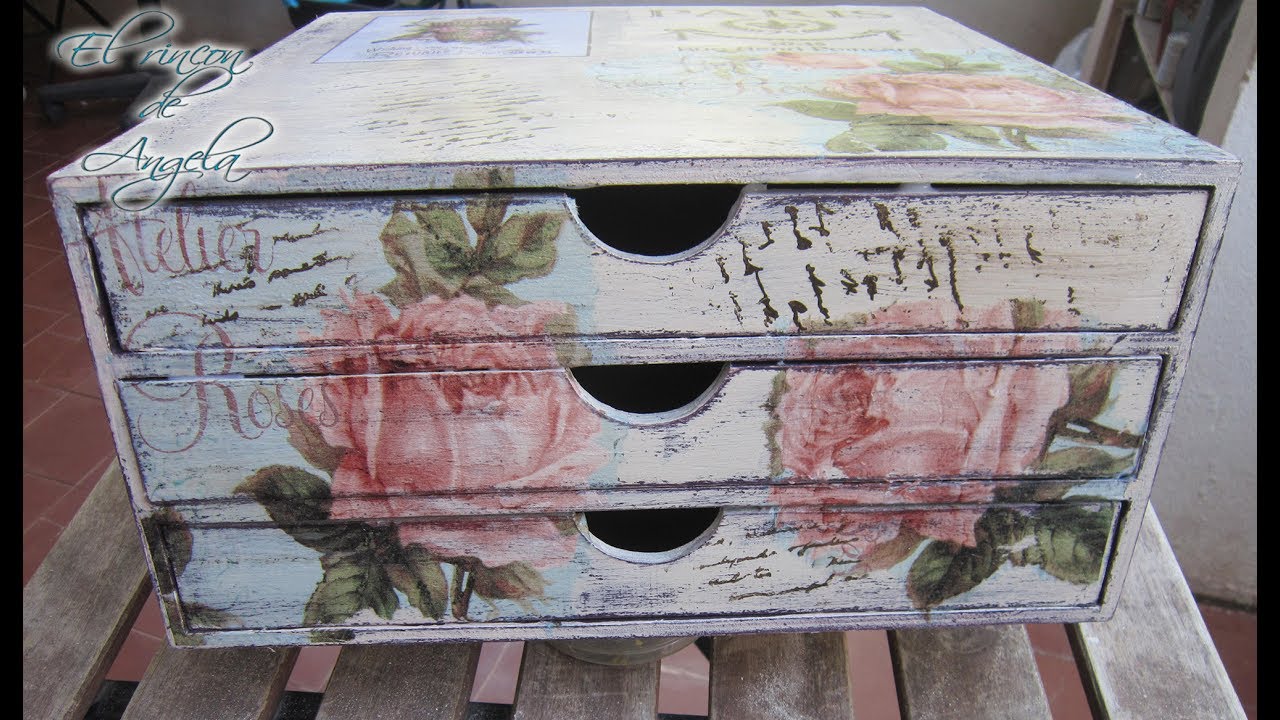 Como decorar una cajonera de madera con decoupage y decapado - conideade