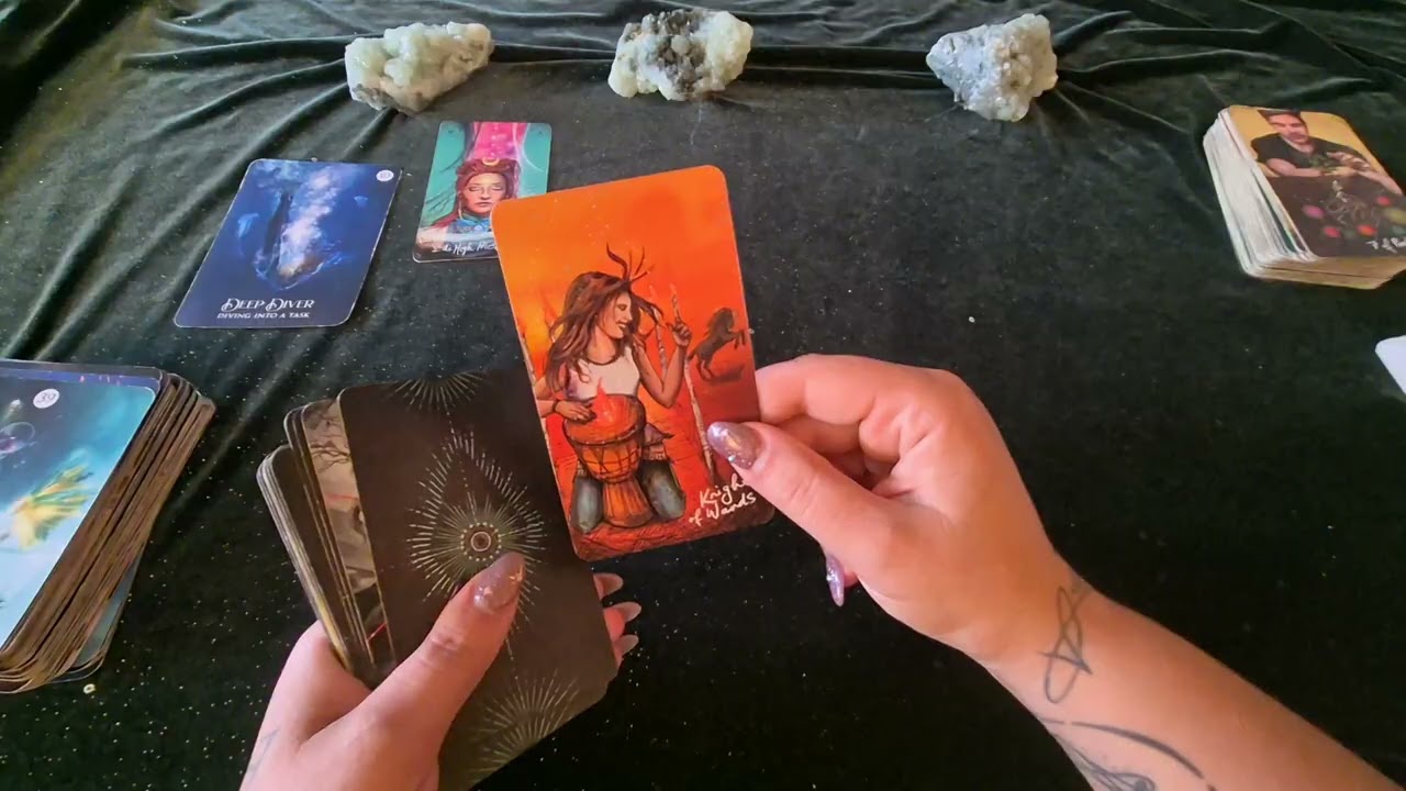 DU NÅR DEN PEIMÄRA PUNKTEN NU!!! Helgens Tarot budskap 