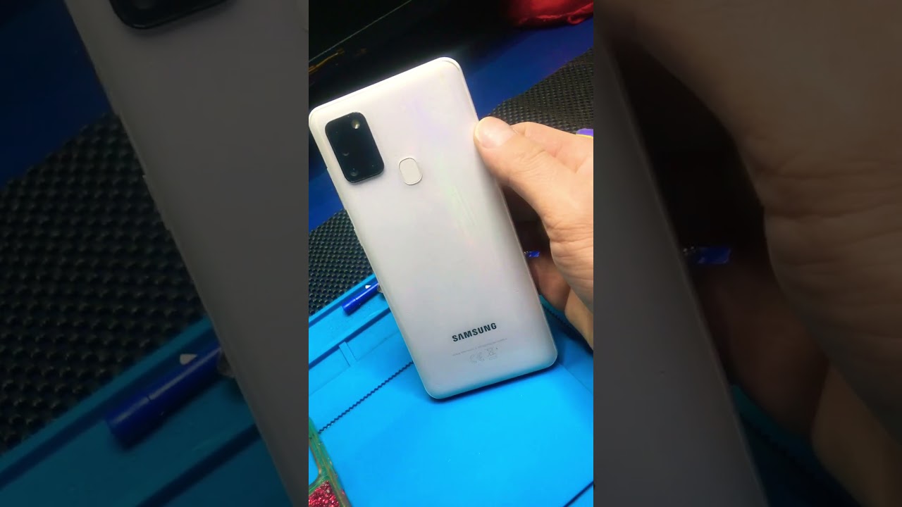 Samsung A21s i co tu pękneło