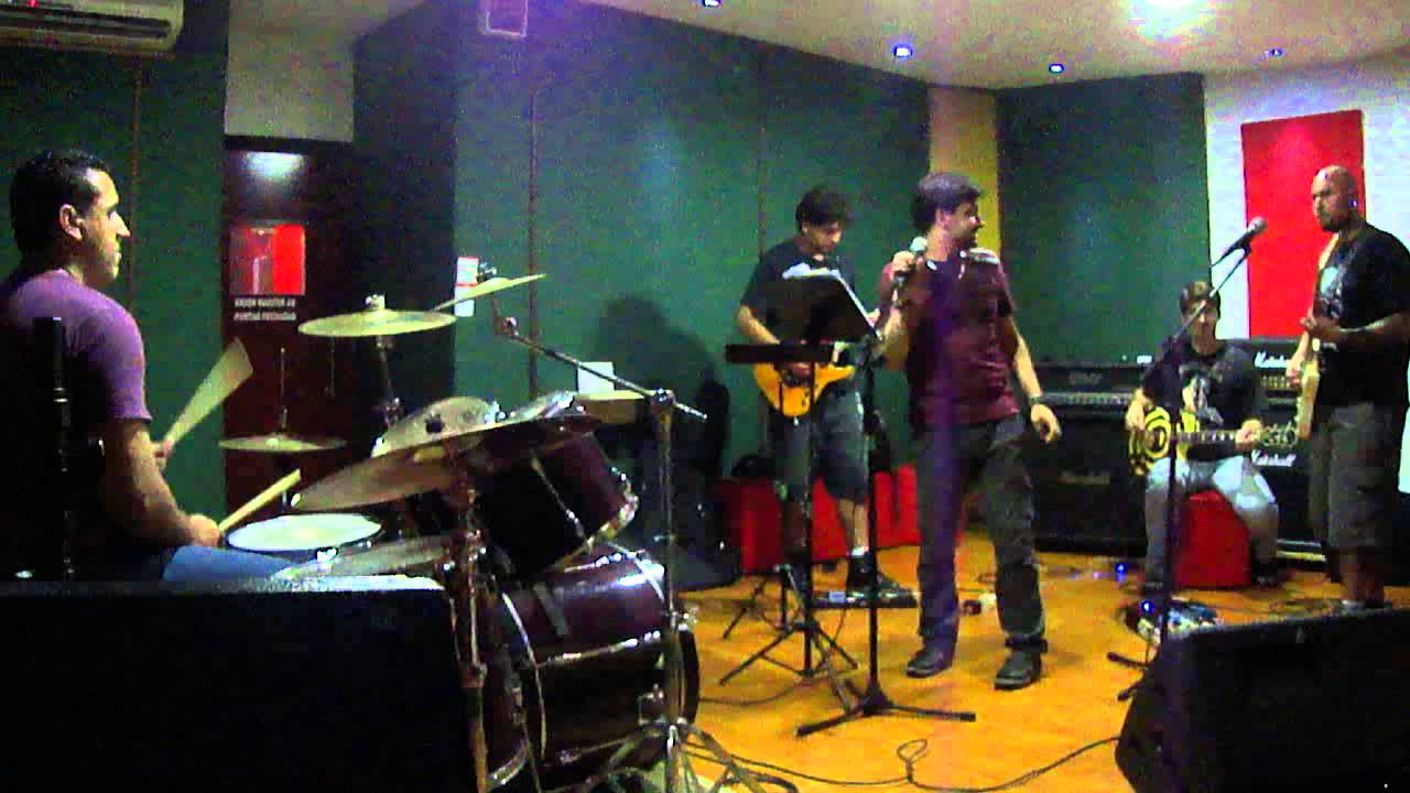 Paranoid - Est&uacute;dio Produssom 11/04/2013