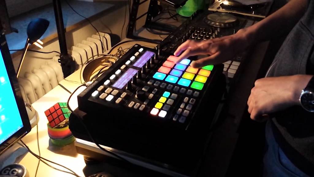 Lab-E Hardcore Mashup with the Mschine MK 2