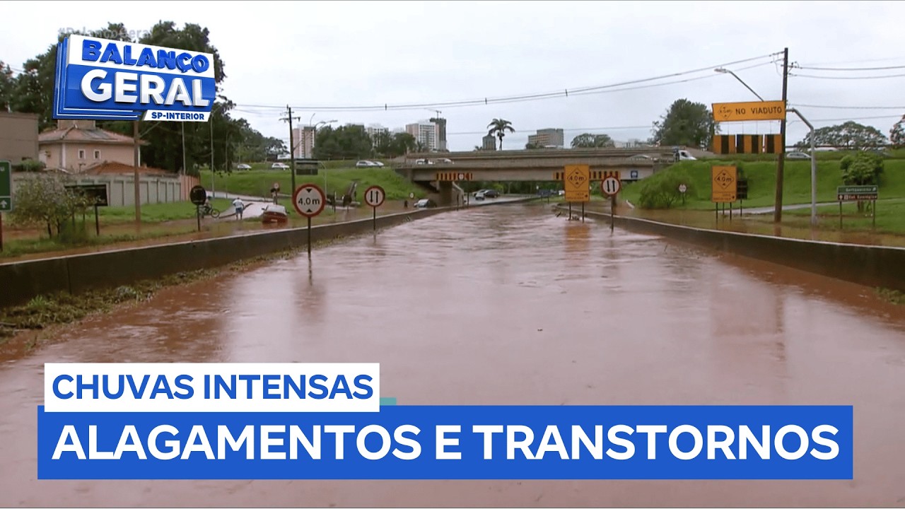 Alagamentos causam transtornos em ruas e avenidas de Ribeirão Preto (SP)
