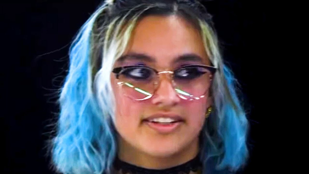 Astrology Girl Thinks She's Smart