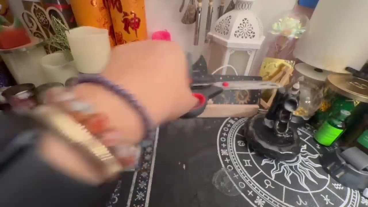 2-KHT TINGIN M MASAYA SILA OR SYA,KABALIKTARAN    LHAT MALUNGKOT SYA AT PUNO NG KAMALASAN 