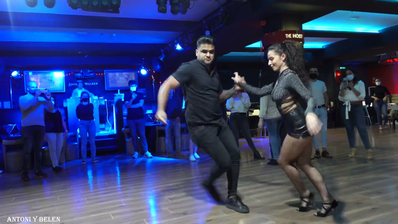 Antoni y Belen doble filo demo en the host