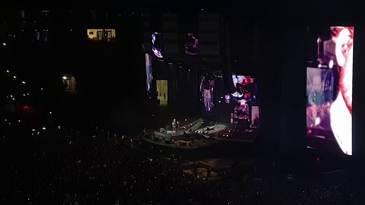 Ed Sheeran  -- Photograph  --LIVE-- Arena Nationala Bucharest 3 7 2019-- Crowd singing