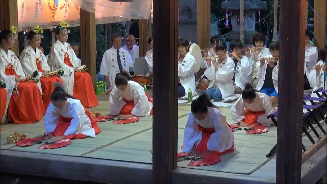 味美白山神社お鍬祭 巫女舞1