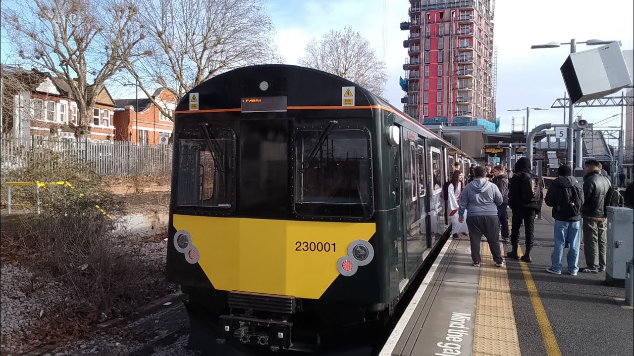 New GWR class 230 Battery Train enters service. 