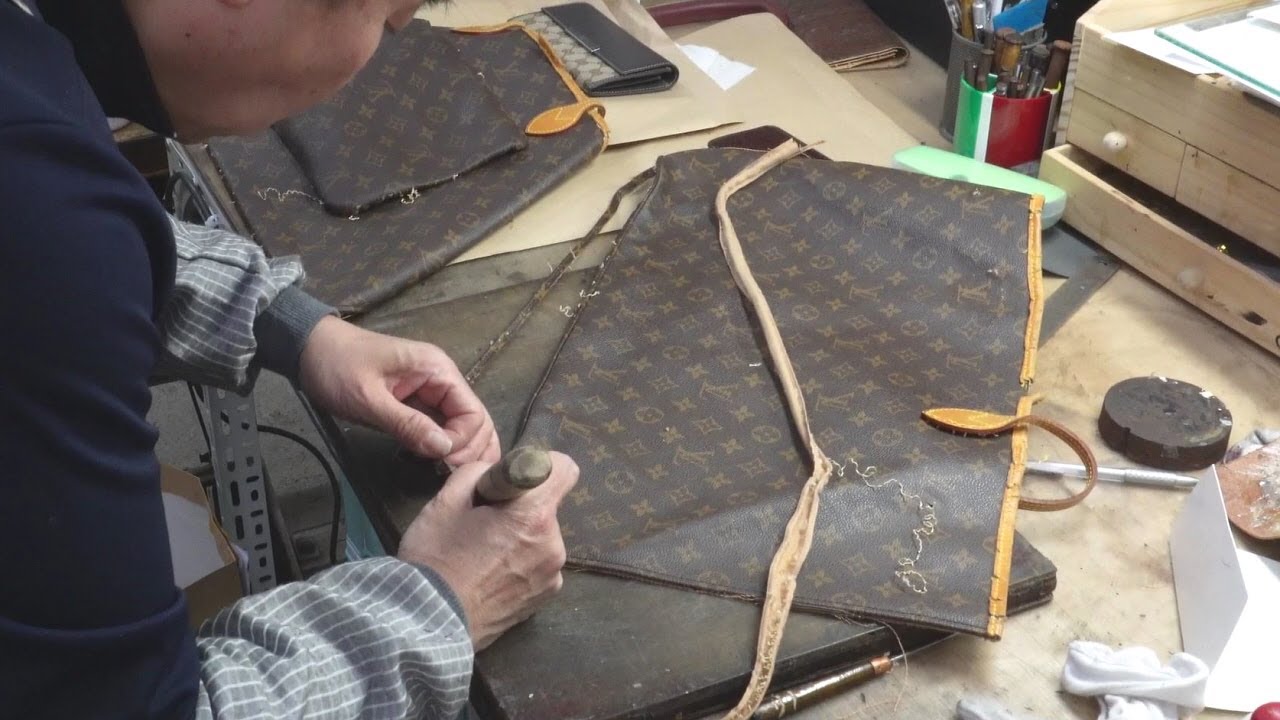 Процесс переделки старой сумки Louis Vuitton в клатч / Мастер по ремонту элитных сумок