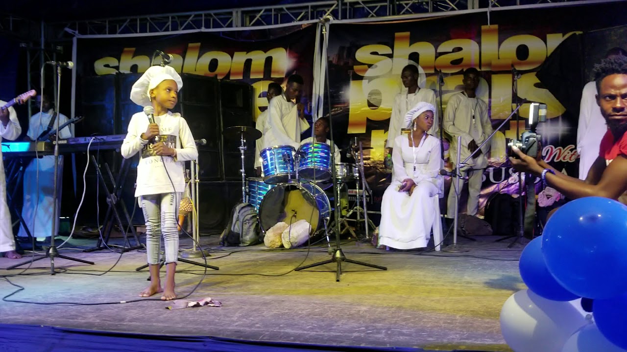 Small mummy @ the Shalom Praise Concert
