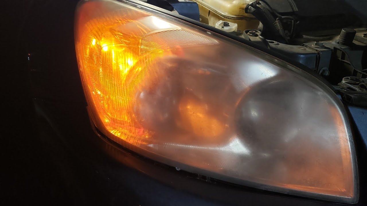 Замена лампочки переднего указателя поворота и габаритного огня для Toyota Rav4 2012 года и анало...