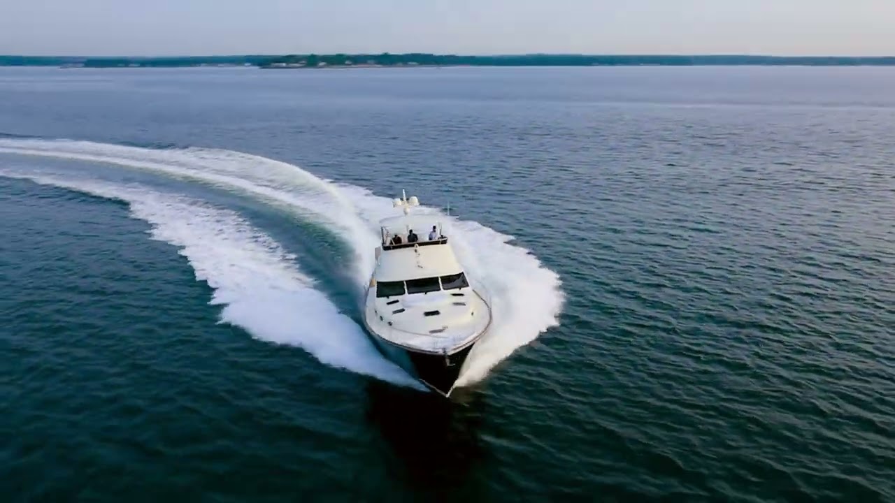 Palm Beach Motor Yachts&lsquo; Palm Beach 70 | Timeless Beauty with Industry Leading Performance