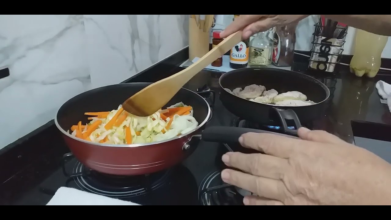 Comida de solteiro f&aacute;cil, r&aacute;pido e saborosa.🤤