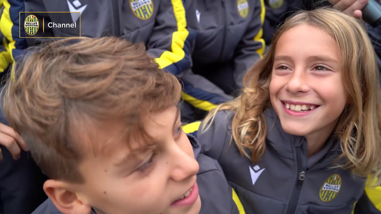 'Dentro il Mondo Gialloblù' all'Arena: ecco il back stage della foto 'Hellas Family'