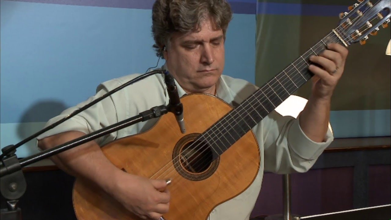 Diogo Nogueira canta 