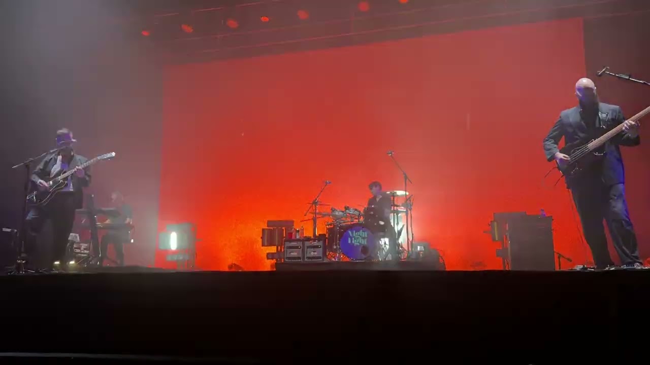 White Lies - Bigger Than Us | Live | Monterrey | Showcenter Complex