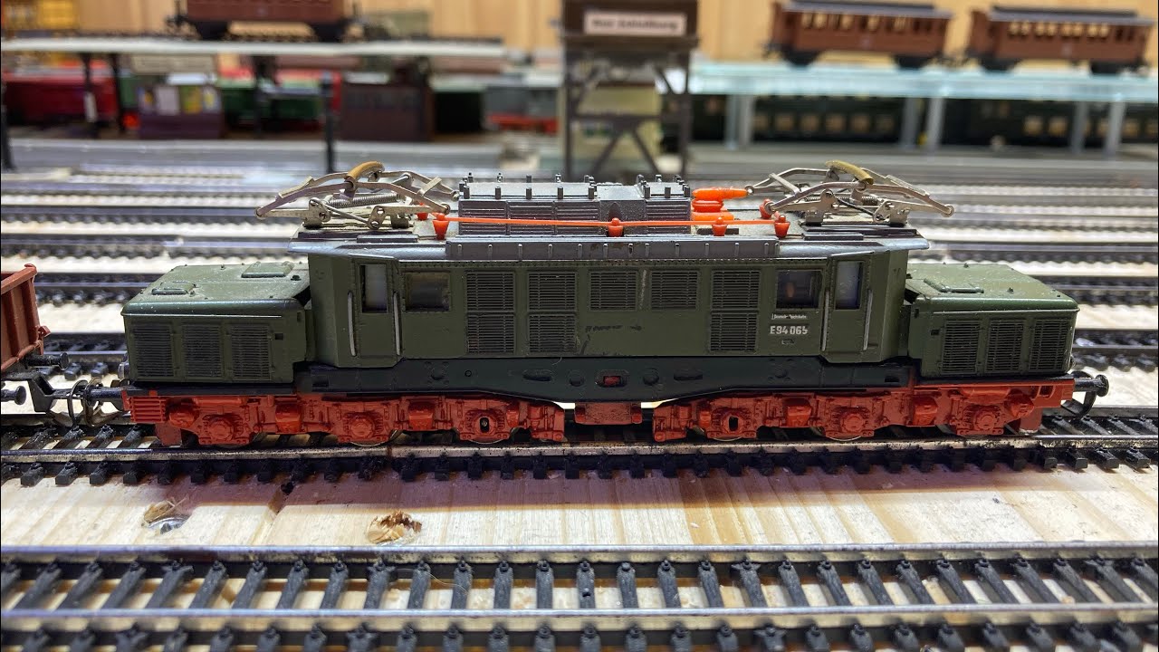 E 94 065 DR Zeuke 545/751 mit Kohlezug