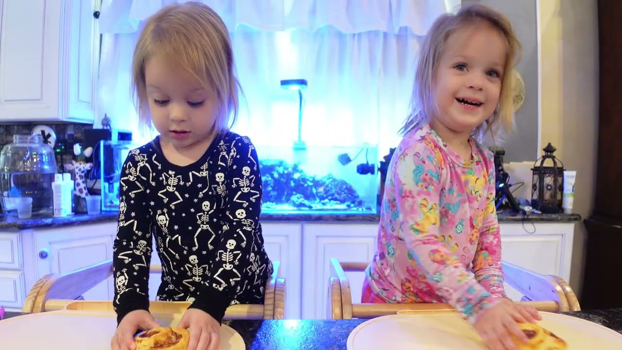 Twins try cinnamon buns
