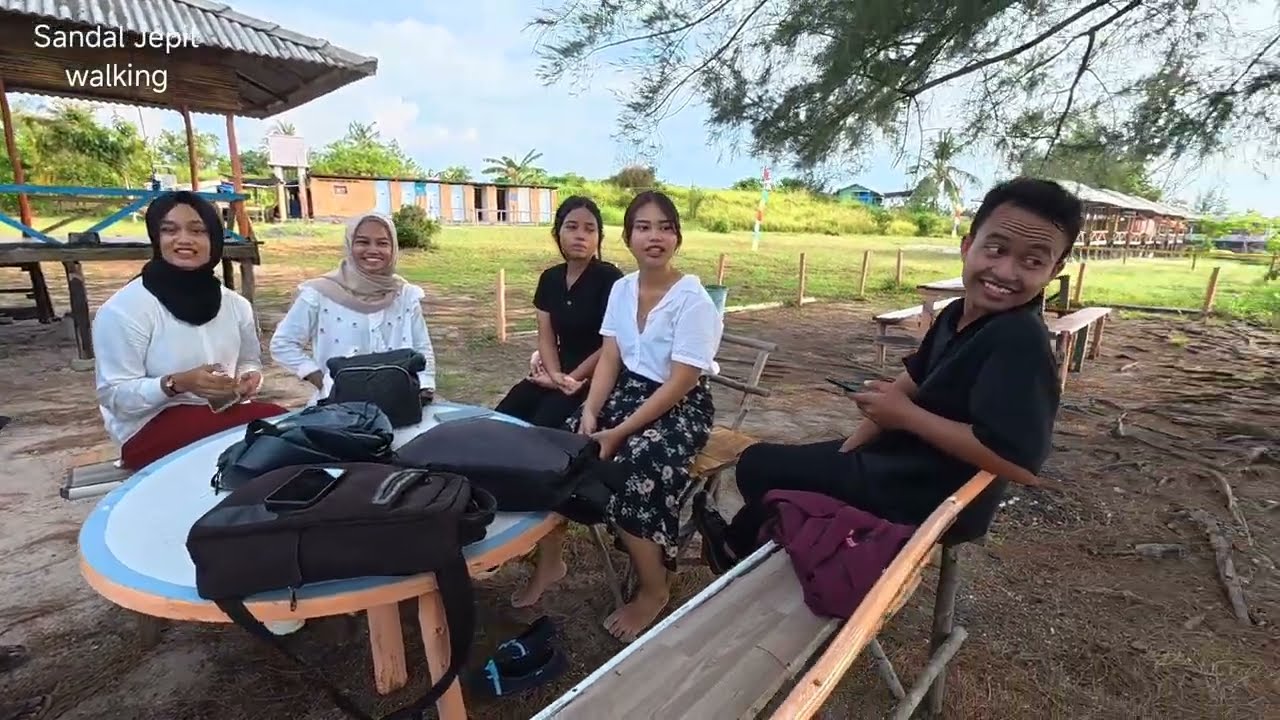 Buat Atab Tangga dan Beli Cat Rumah Tok Kamis