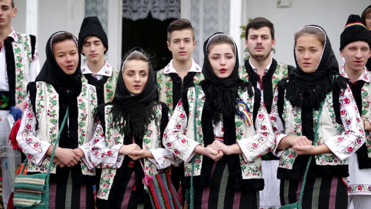 Grup vocal Doina Costestilor - Triptic Deschide nana usile