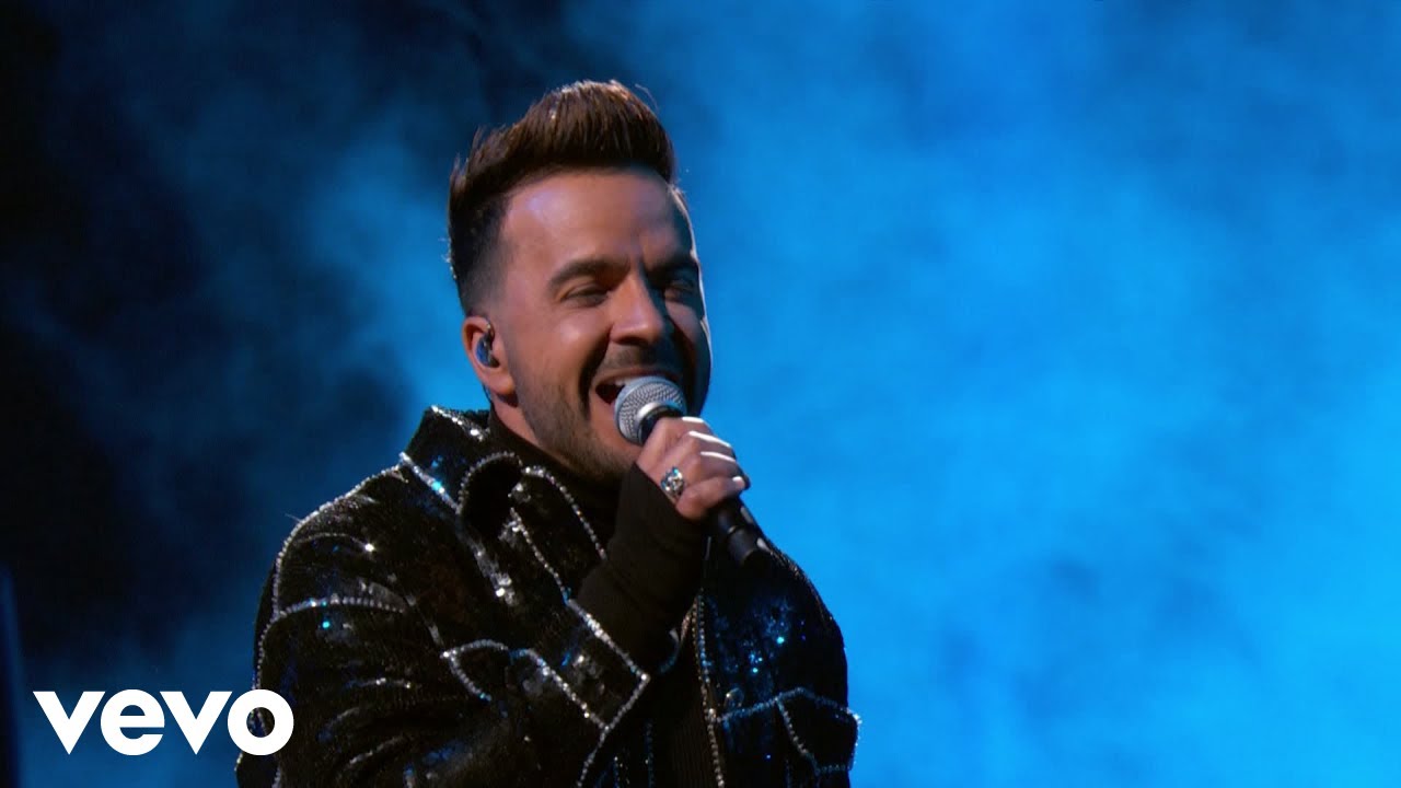 Luis Fonsi, Rauw Alejandro - Vacío (En Vivo Desde Premio Lo Nuestro 2021)