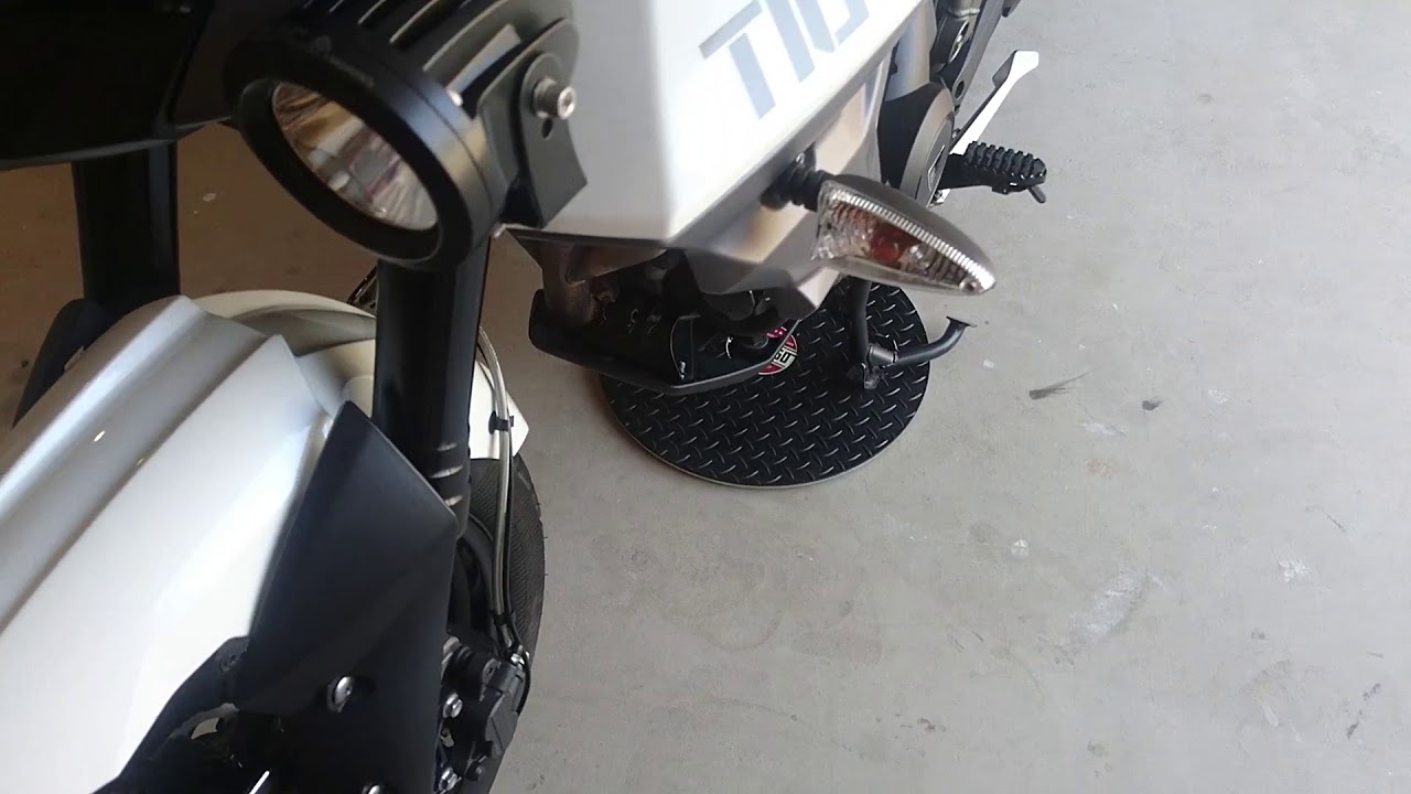 Moto360's motorcycle and scooter centrestand turntable.