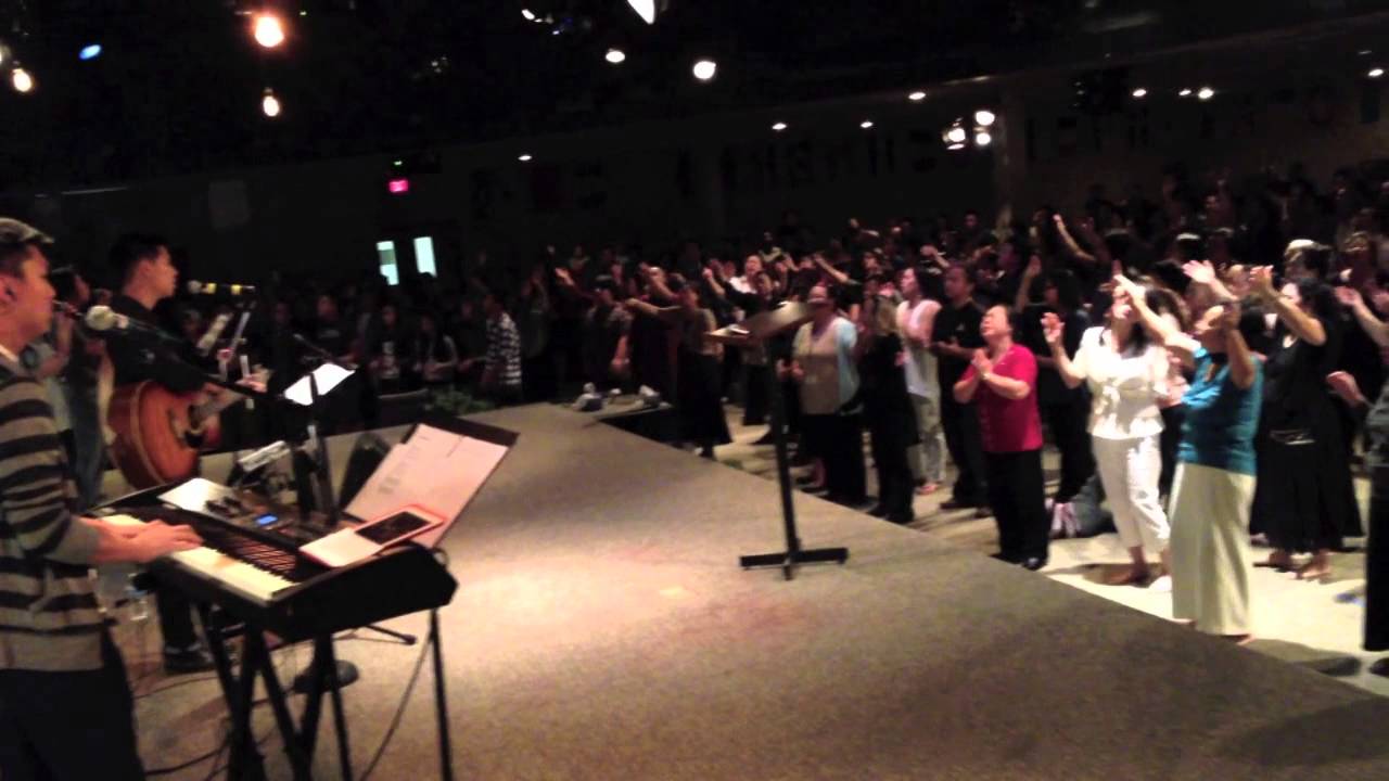 Koj Yog Vajtswv - Holy Spirit Revival 2013