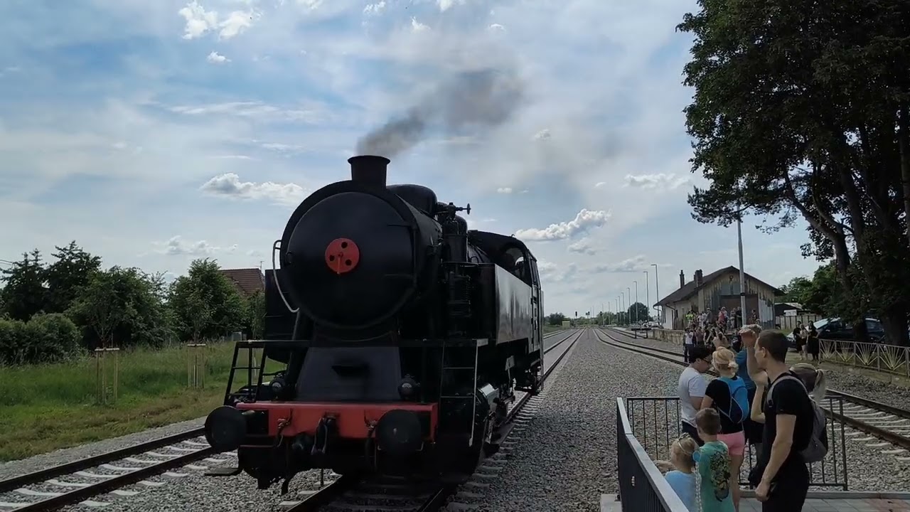 Parn&iacute;m vlakem s lokomotivou EP1000, 525 001 z Vesel&iacute; nad Moravou do Str&aacute;žnice 26.5.2024.