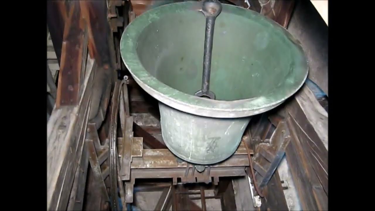 Kufstein Stadtpfarrkirche Geläute der Pfarrkirche