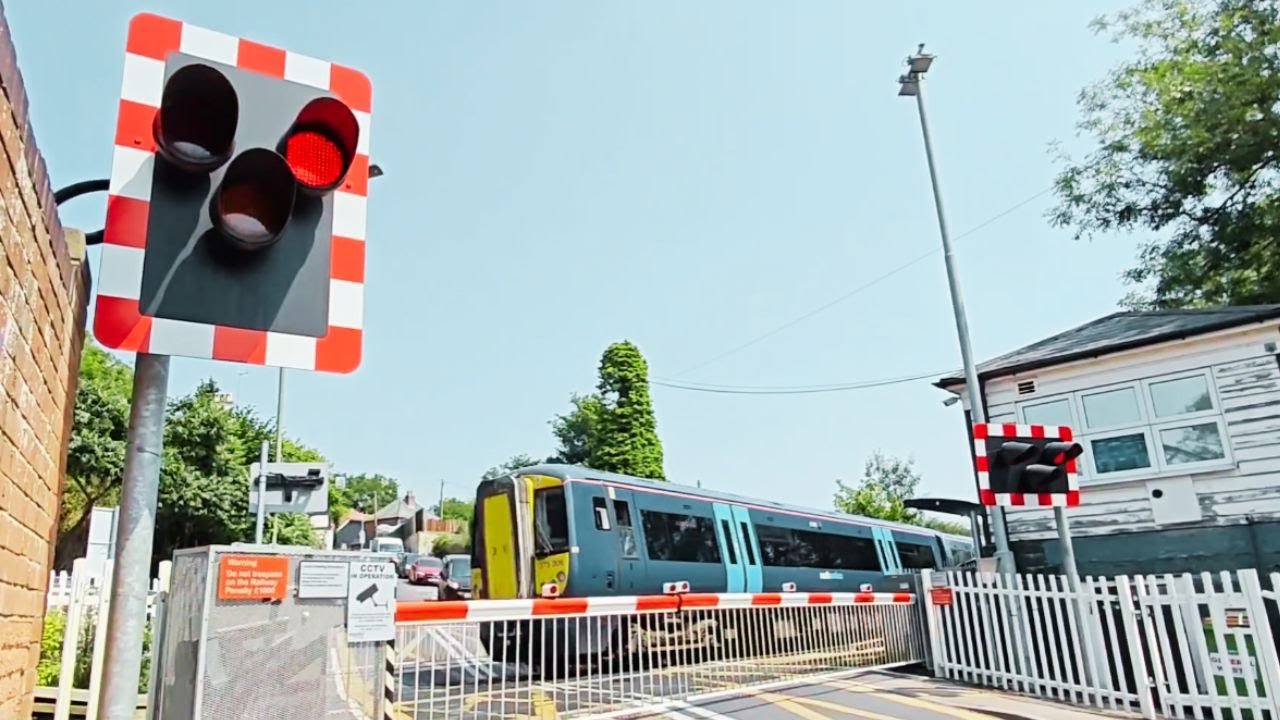 East Farleigh Level Crossing, Kent