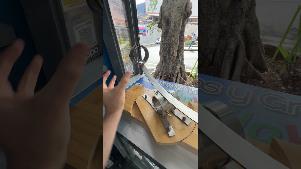 Nuevo soporte jamonero de 3 Claveles. Pasa por la tienda a verlo.