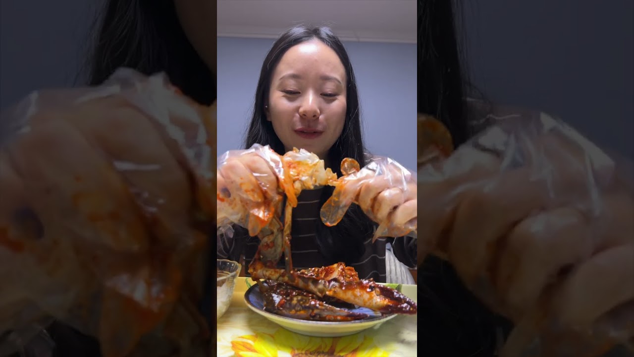пробую сырого маринованного краба из Costco 🦀