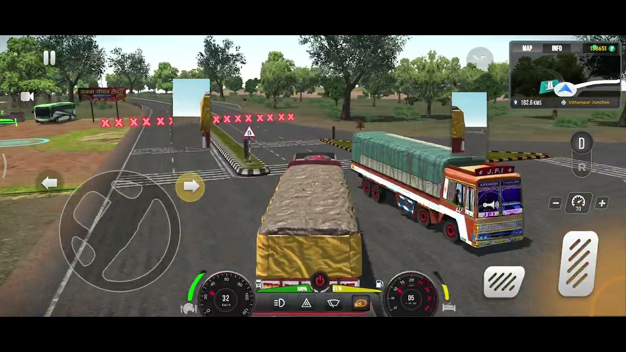 Track drive 🚛🤯 in UK village life 🧬