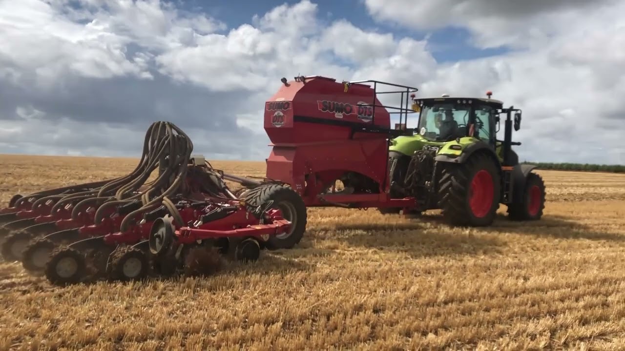 CLAAS Axion 830 with Sumo DTS 4 drilling oilseed rape - Seeding 2022